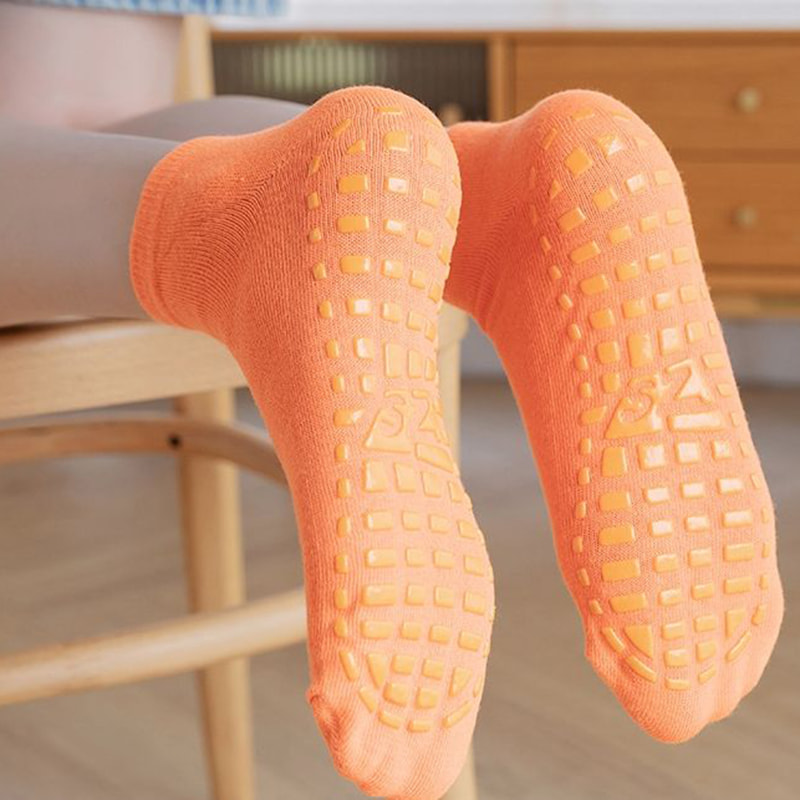 Kaus kaki yoga dewasa Kaus kaki yoga dewasa