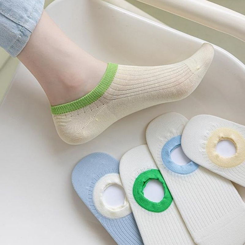 Kaus kaki perahu mulut bundar katun bergaris Kaus kaki perahu mulut bundar katun bergaris