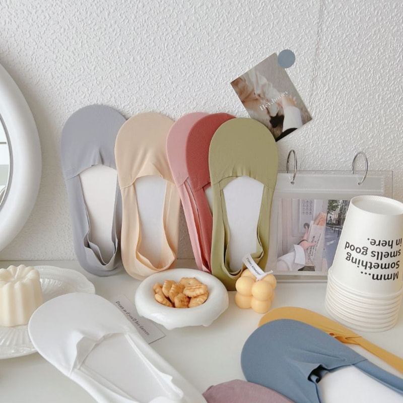 Morandi Ice Silk Splicing Ice Silk Fabric Socks Invisible Socks