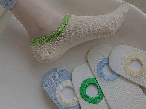Kaus kaki wanita